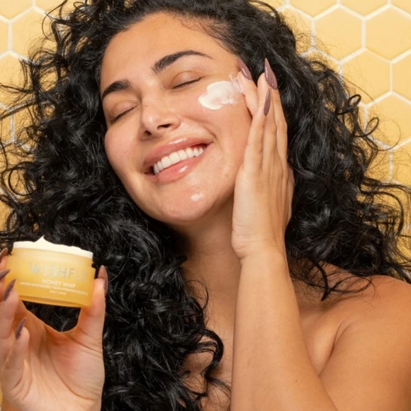 Huda Beauty WishFul Honey Whip Peptide Moisturizer | Brand New in Box - Picture 2 of 7